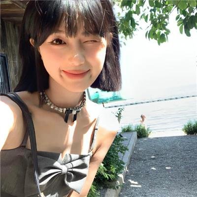 裸女游城